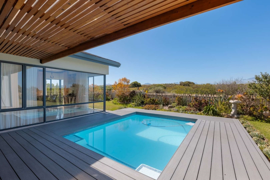 5 Bedroom Property for Sale in Oubaai Western Cape